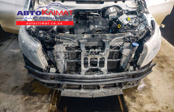 Монтаж штатного кондиционера Mercedes Vito 447