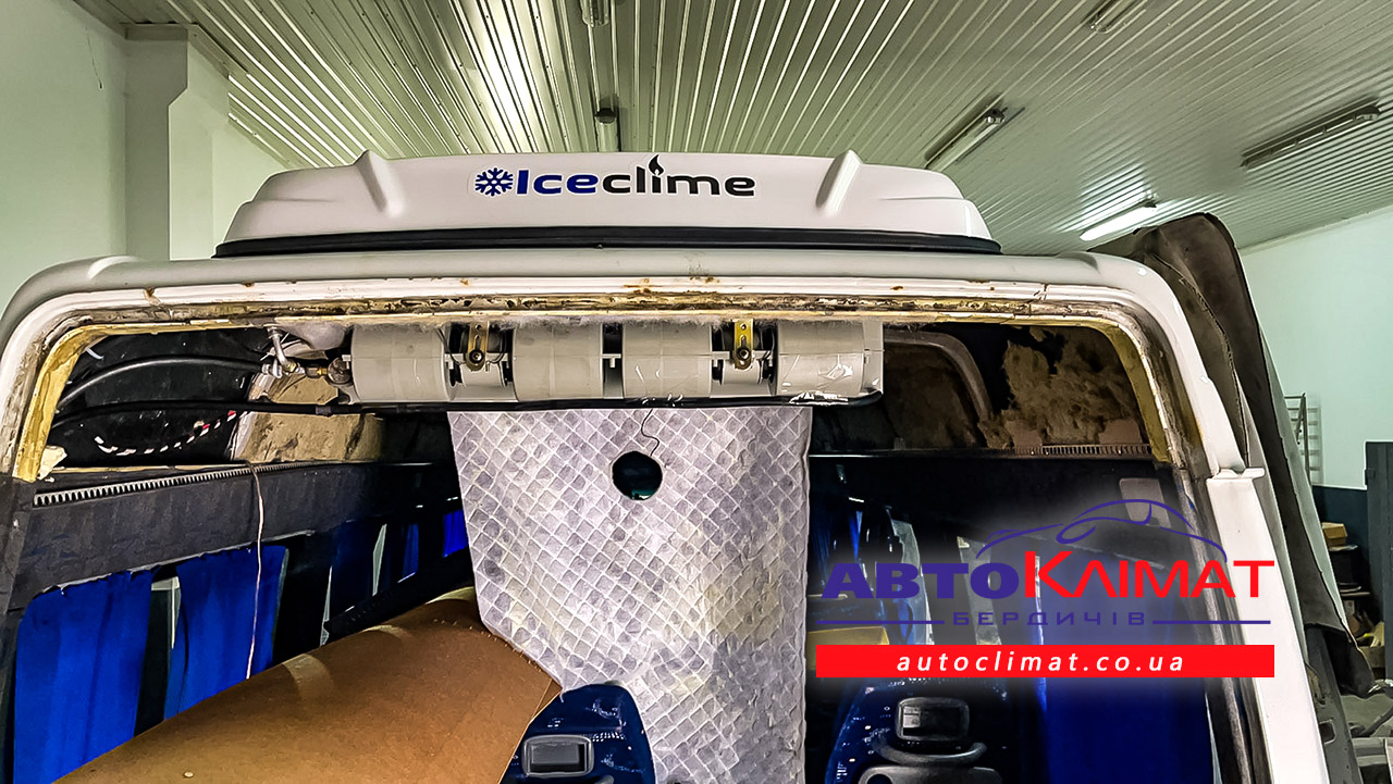 Монтаж крышного кондиционера Renault Master
