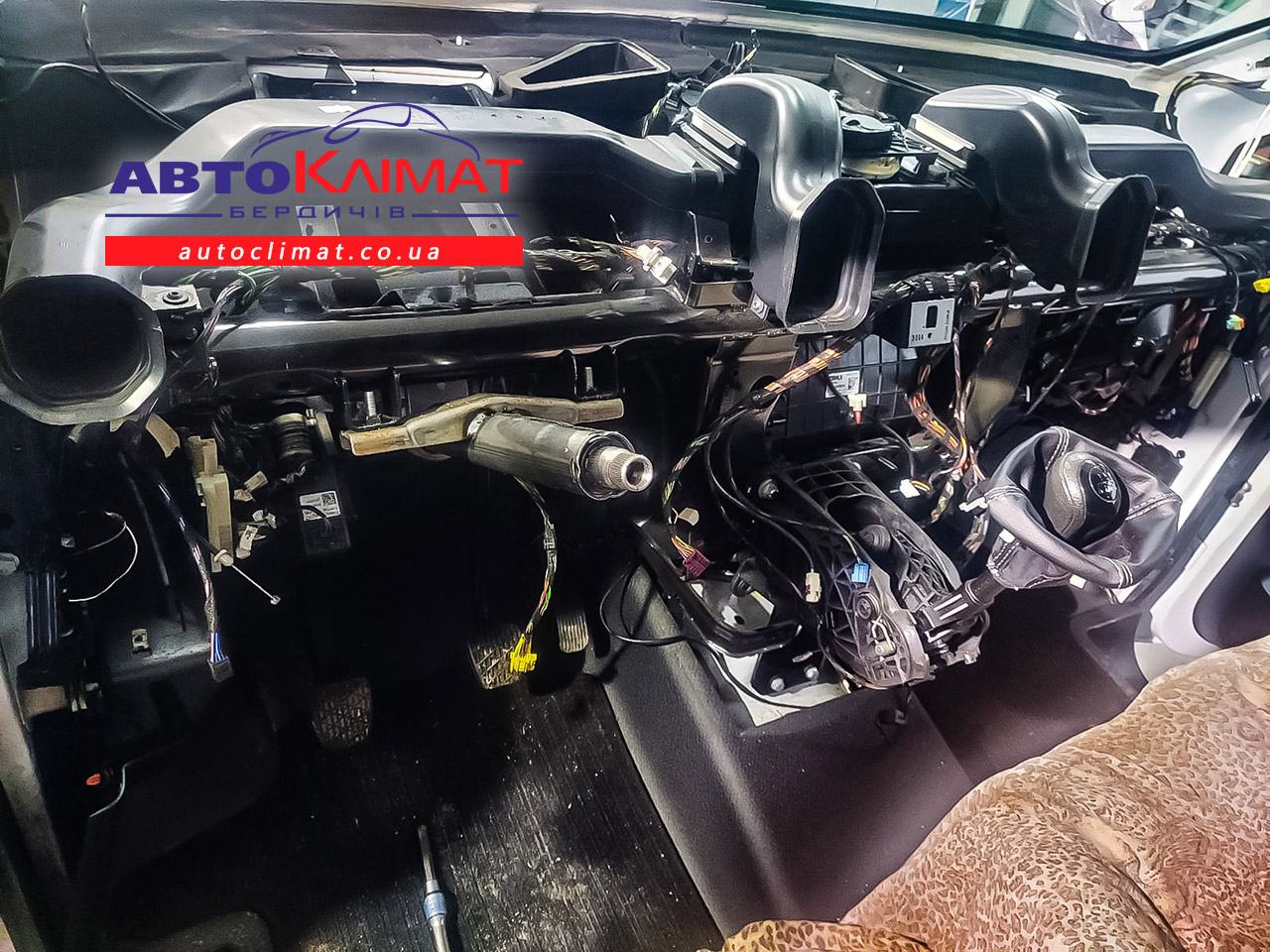 Монтаж штатного кондиционера Mercedes Vito 447